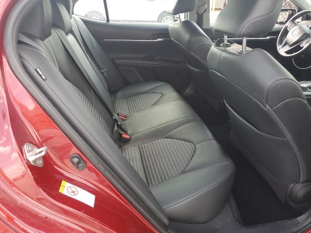 4T1B11HK2JU663545 - 2018 TOYOTA CAMRY L RED photo 10