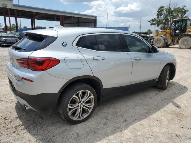 WBXYJ3C35JEJ91591 - 2018 BMW X2 SDRIVE28I SILVER photo 3