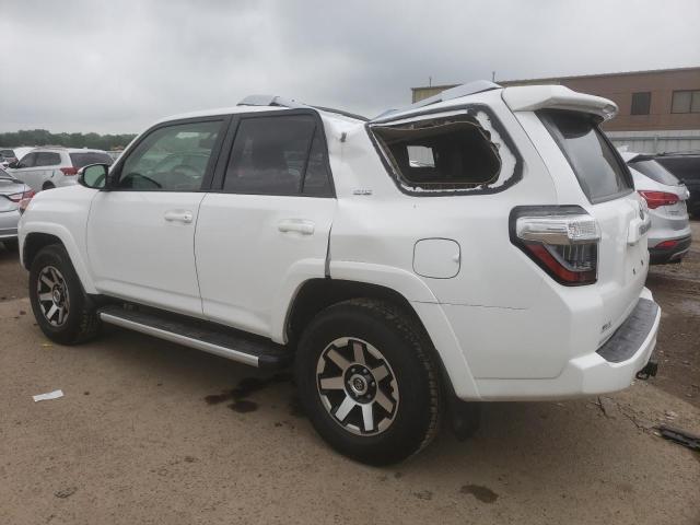 JTEBU5JR3H5454809 - 2017 TOYOTA 4RUNNER SR5/SR5 PREMIUM WHITE photo 2