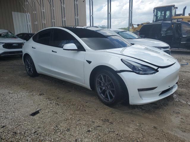 5YJ3E1EB8MF924840 - 2021 TESLA MODEL 3 WHITE photo 4