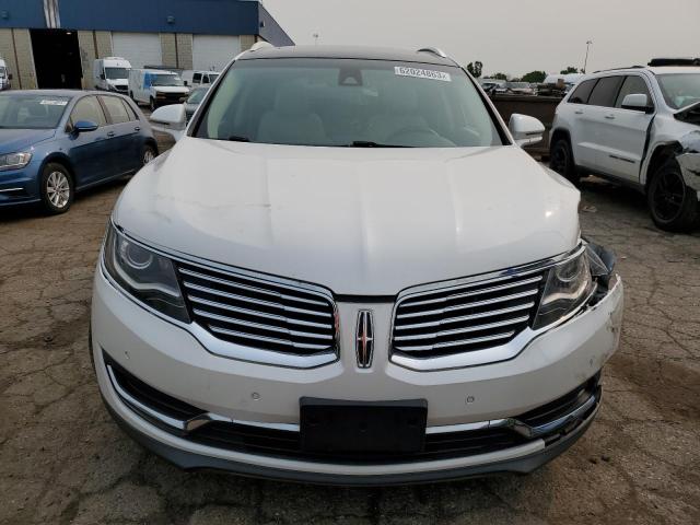 2LMTJ8LR5GBL56522 - 2016 LINCOLN MKX RESERVE WHITE photo 5