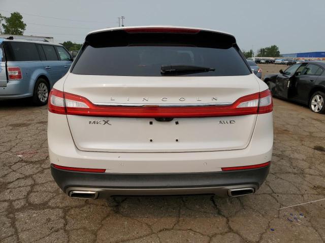 2LMTJ8LR5GBL56522 - 2016 LINCOLN MKX RESERVE WHITE photo 6