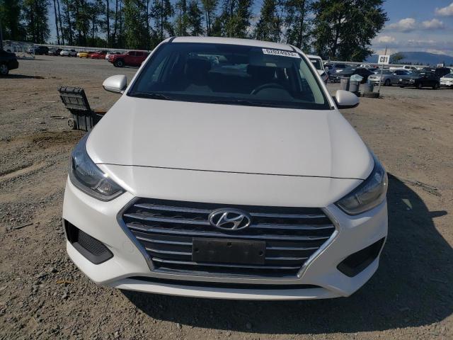 3KPC24A37KE054493 - 2019 HYUNDAI ACCENT SE WHITE photo 5