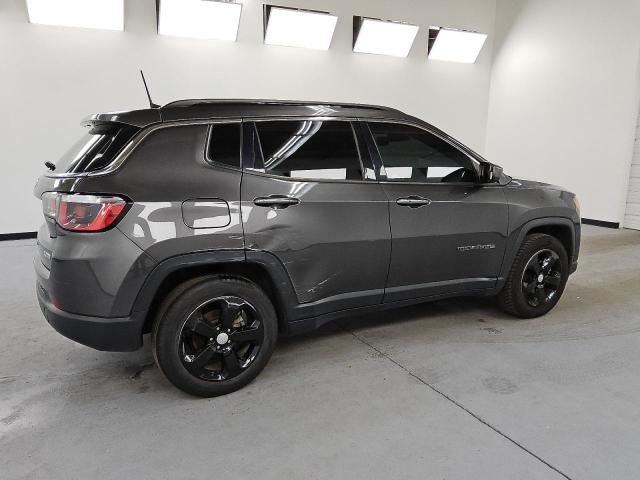 3C4NJCBB3KT726458 - 2019 JEEP COMPASS LATITUDE Графитовый фото 3