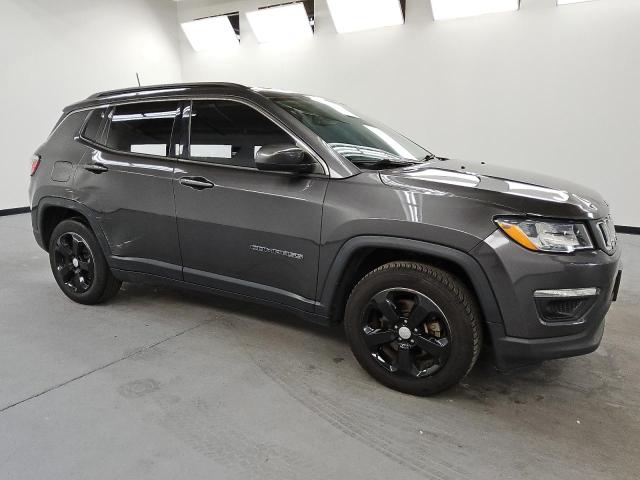 3C4NJCBB3KT726458 - 2019 JEEP COMPASS LATITUDE Графитовый фото 4