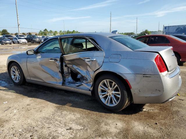 2C3CCAEG6FH904220 - 2015 CHRYSLER 300C SILVER photo 2