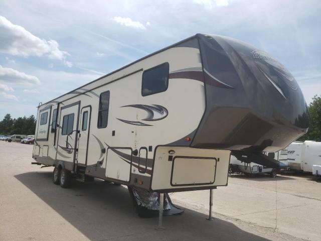 4X4FWBN2XHV700339 - 2017 WILDWOOD 5TH WHEEL BEIGE photo 1