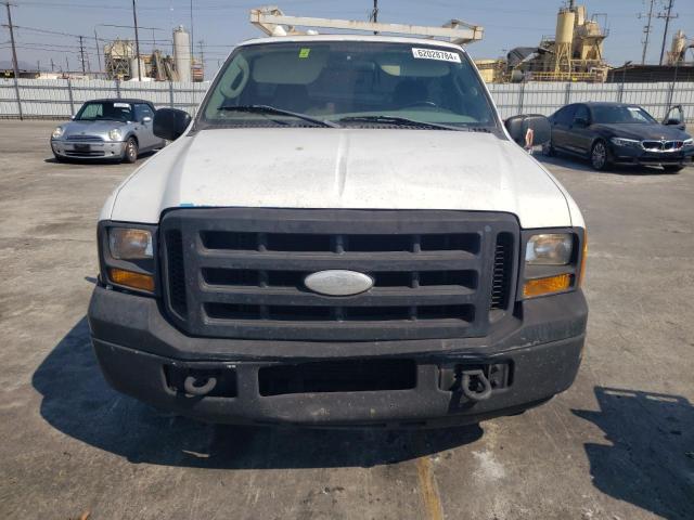 1FDNF20536EC98966 - 2006 FORD F250 SUPER DUTY WHITE photo 5