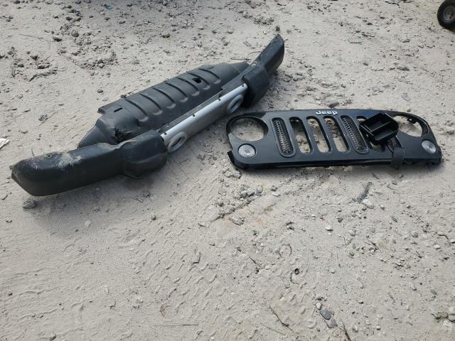 1C4HJWEG8FL725040 - 2015 JEEP WRANGLER U SAHARA შავი ფოტო 13