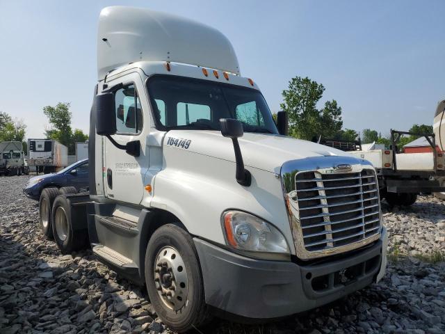 2015 FREIGHTLINER CASCADIA 1, 