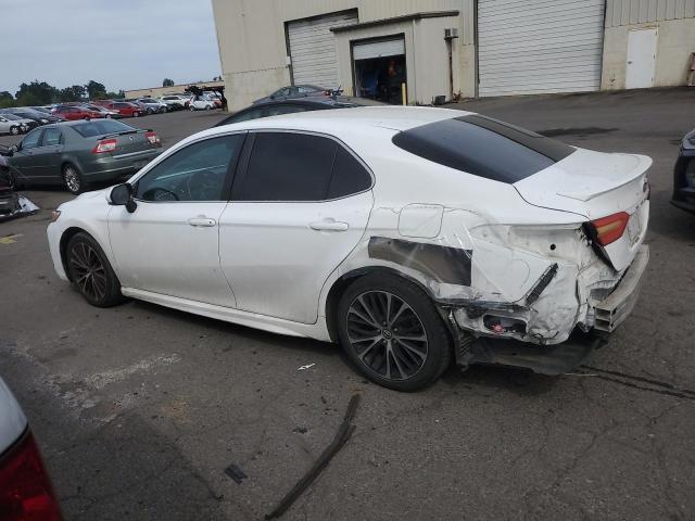 4T1B11HK2JU103783 - 2018 TOYOTA CAMRY L 白色 照片 2