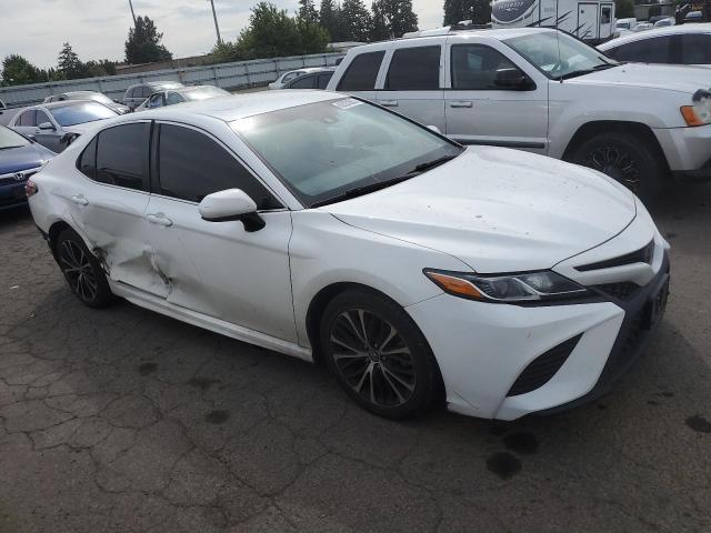 4T1B11HK2JU103783 - 2018 TOYOTA CAMRY L 白色 照片 4