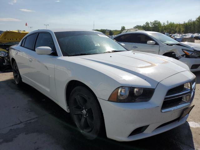 2C3CDXBG7EH130238 - 2014 DODGE CHARGER SE WHITE photo 4