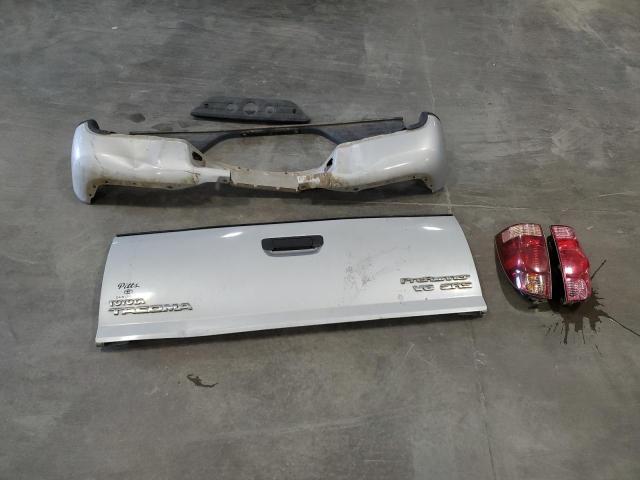 3TMJU62N96M010696 - 2006 TOYOTA TACOMA DOUBLE CAB PRERUNNER SILVER photo 12