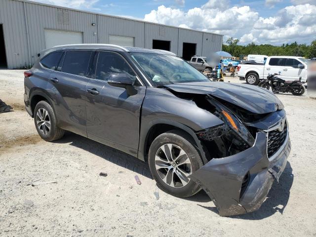 5TDGZRAH4NS124953 - 2022 TOYOTA HIGHLANDER XLE GRAY photo 4