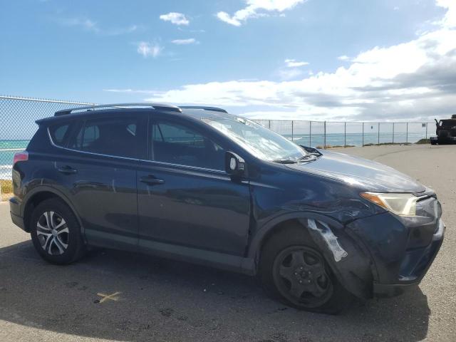 JTMZFREV3HJ100761 - 2017 TOYOTA RAV4 LE ლურჯი ფოტო 4