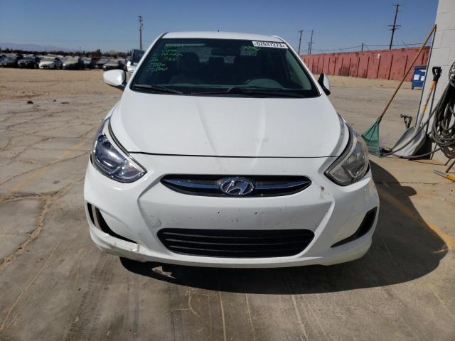 KMHCT4AE2GU998317 - 2016 HYUNDAI ACCENT SE WHITE photo 5