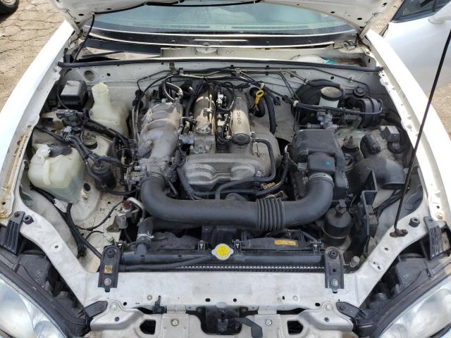 JM1NB353510209661 - 2001 MAZDA MX-5 MIATA BASE WHITE photo 11
