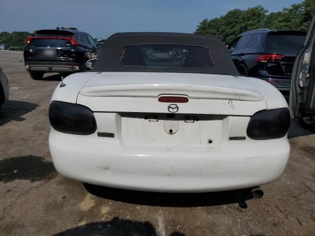 JM1NB353510209661 - 2001 MAZDA MX-5 MIATA BASE WHITE photo 6