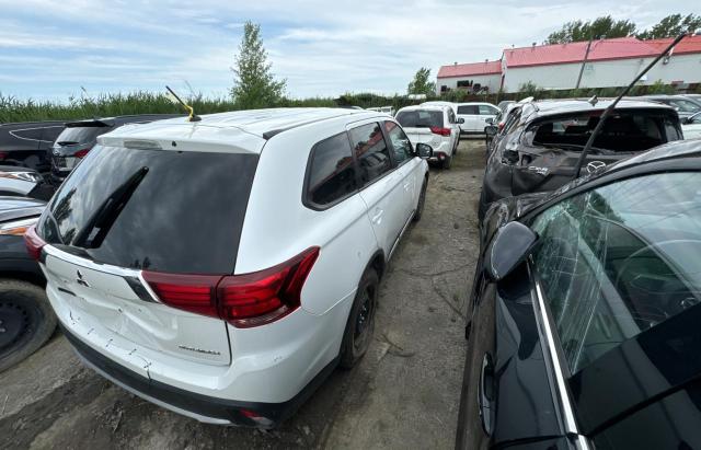 JA4AD2A33GZ604204 - 2016 MITSUBISHI OUTLANDER ES WHITE photo 4