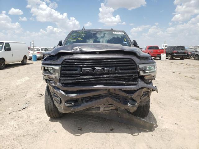 3C6UR5NLXNG217699 - 2022 RAM 2500 LARAMIE GRAY photo 5