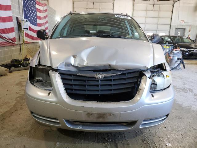 1C4GP45RX5B371168 - 2005 CHRYSLER TOWN & COU ვერცხლისფერი ფოტო 5