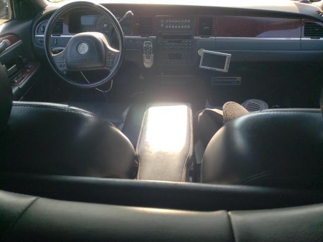 1L1FM81W04Y601140 - 2004 LINCOLN TOWN CAR EXECUTIVE BLACK photo 8