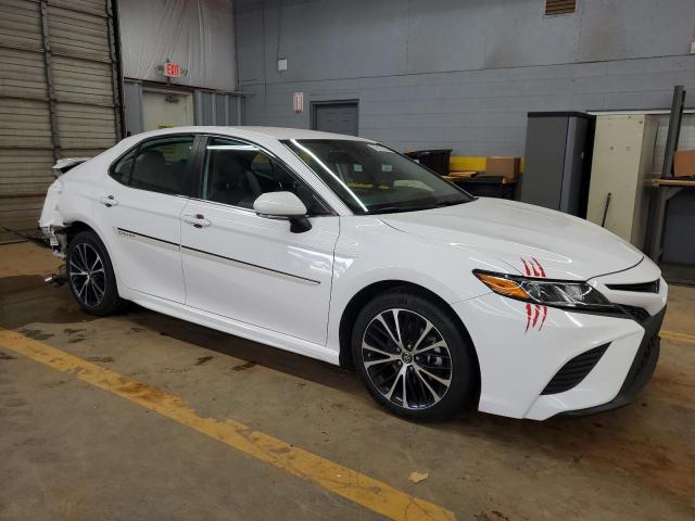 4T1B11HK4KU811602 - 2019 TOYOTA CAMRY L Blanc photo 4