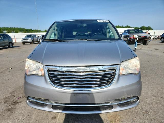 2C4RC1CG6DR595283 - 2013 CHRYSLER TOWN & COU TOURING L SILVER photo 5