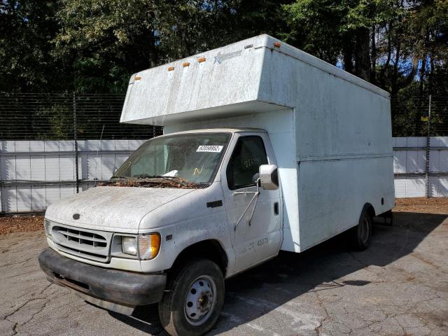 1FDWE35L62HA68299 - 2002 FORD ECONOLINE E350 SUPER DUTY CUTAWAY VAN WHITE photo 2