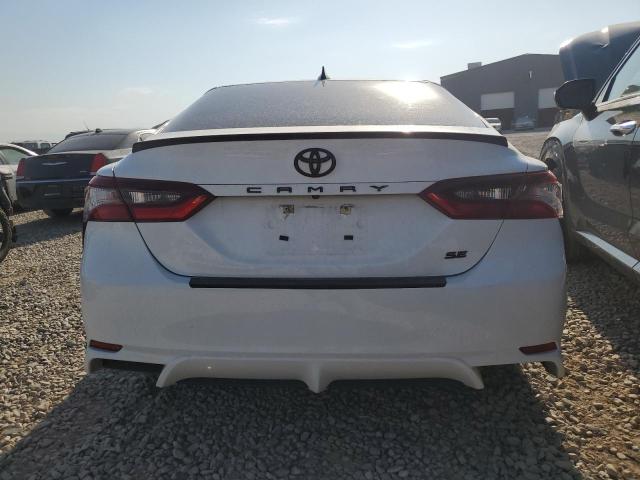 4T1G11AK9PU171975 - 2023 TOYOTA CAMRY SE NIGHT SHADE WHITE photo 6