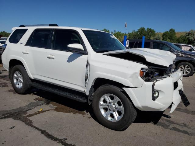 JTEBU5JRXK5668820 - 2019 TOYOTA 4 RUNNER SR5 WHITE photo 4