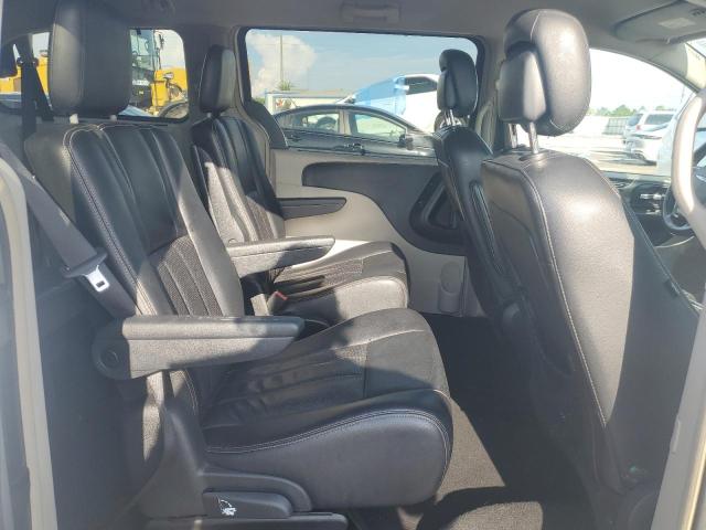 2A4RR8DG2BR645559 - 2011 CHRYSLER TOWN & COU TOURING L SILVER photo 11