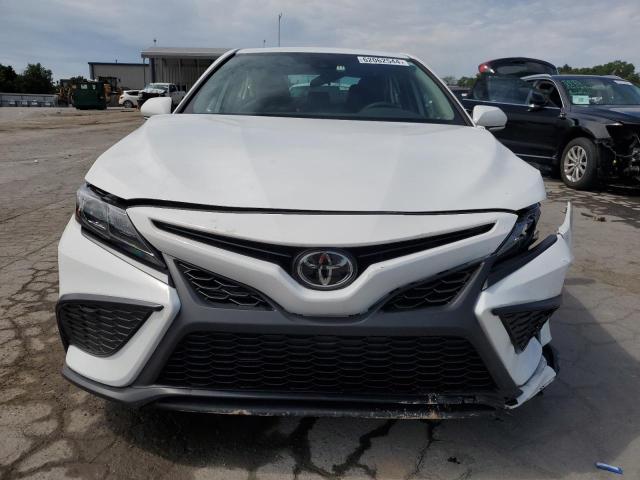 4T1G11AK9PU773565 - 2023 TOYOTA CAMRY SE NIGHT SHADE WHITE photo 5