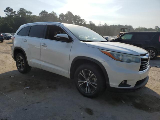 5TDKKRFH6GS144261 - 2016 TOYOTA HIGHLANDER XLE WHITE photo 4