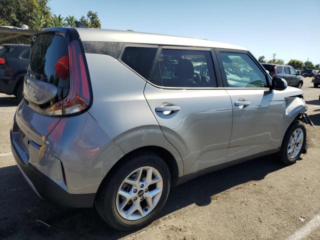 KNDJ23AUXP7881342 - 2023 KIA SOUL LX GRAY photo 3