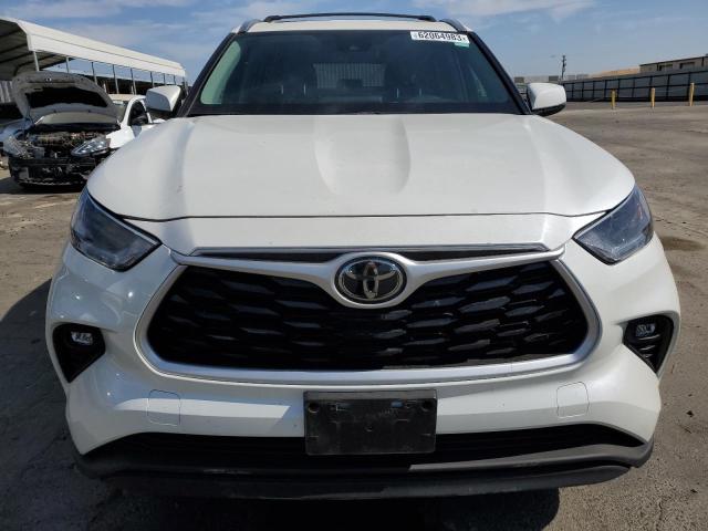 5TDHZRAH9MS036600 - 2021 TOYOTA HIGHLANDER XLE Weiß Foto 5