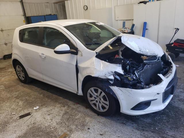 1G1JG6SBXK4140045 - 2019 CHEVROLET SONIC WHITE photo 4