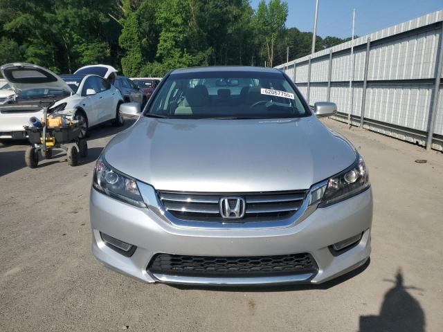 1HGCR2F79DA027377 - 2013 HONDA ACCORD EX 银色 照片 5
