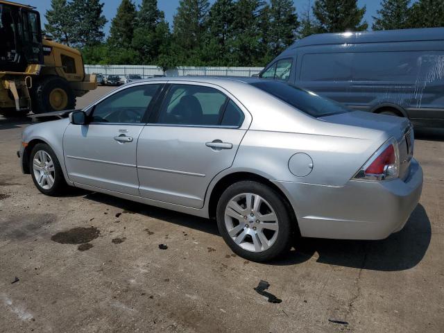 3FAHP08Z99R201559 - 2009 FORD FUSION 4D SEL SILVER photo 2