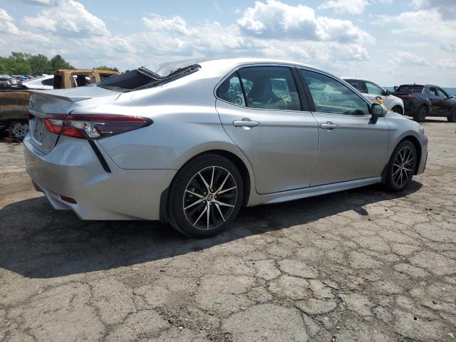 4T1G31AK3RU072243 - 2024 TOYOTA CAMRY SE NIGHT SHADE SILVER photo 3