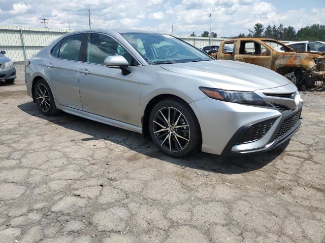 4T1G31AK3RU072243 - 2024 TOYOTA CAMRY SE NIGHT SHADE SILVER photo 4