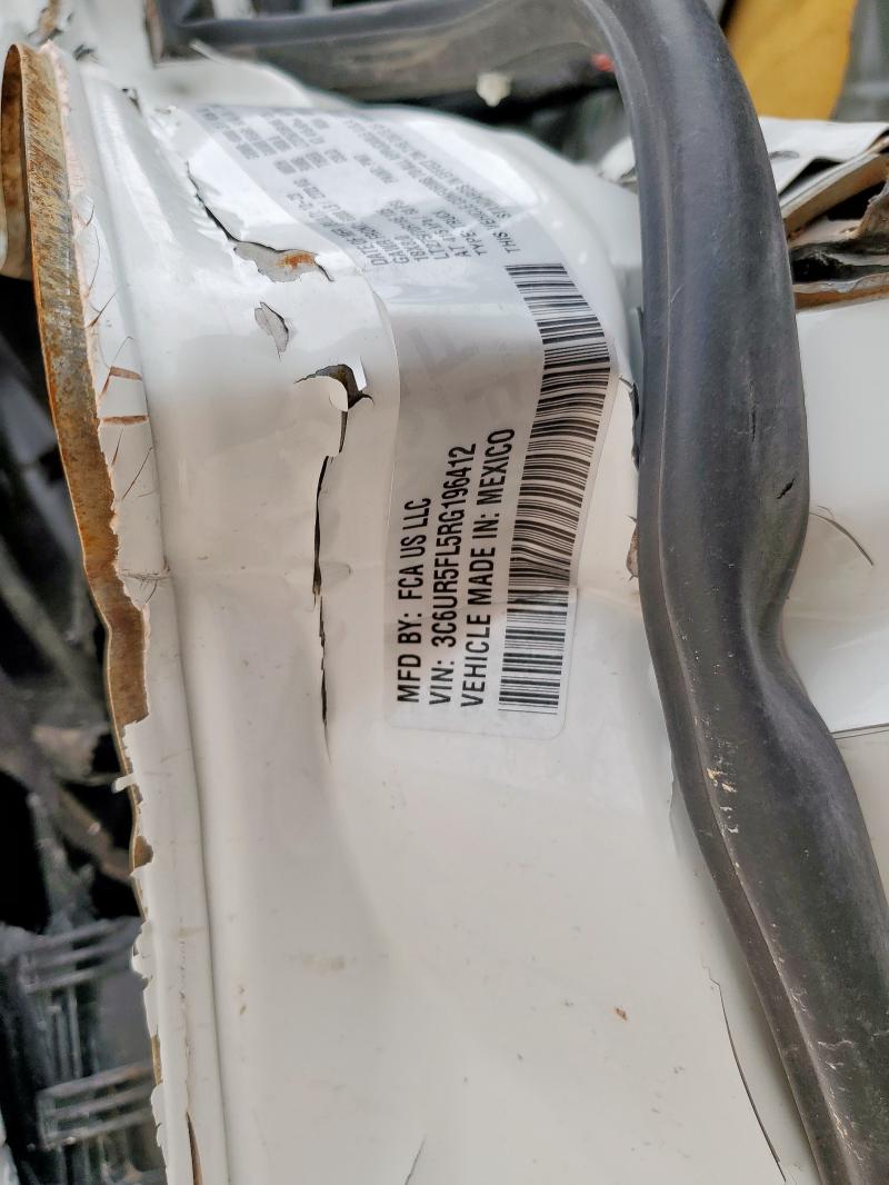 3C6UR5FL5RG196412 - 2024 RAM 2500 LARAMIE Weiß Foto 13