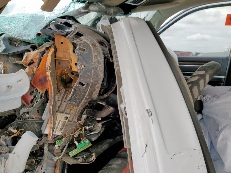 3C6UR5FL5RG196412 - 2024 RAM 2500 LARAMIE Weiß Foto 9