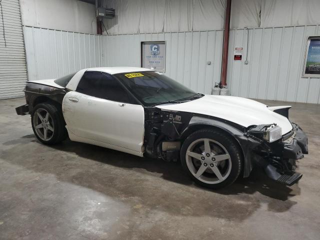 1G1YY22GX15132617 - 2001 CHEVROLET CORVETTE WHITE photo 4