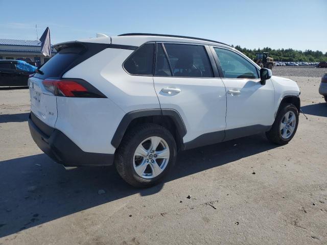2T3W1RFV7MW112861 - 2021 TOYOTA RAV4 XLE WHITE photo 3