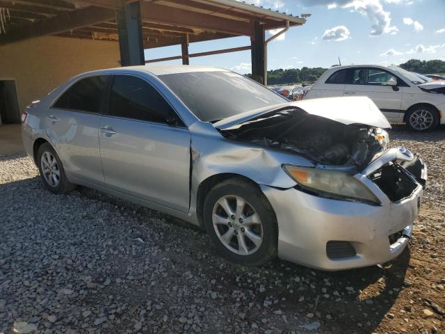 4T1BF3EKXBU736731 - 2011 TOYOTA CAMRY BASE Серебристый фото 4