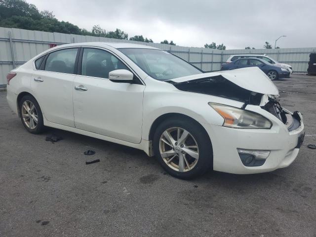 1N4AL3AP2DC905357 - 2013 NISSAN ALTIMA 2.5 WHITE photo 4