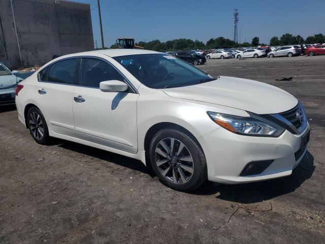 1N4AL3AP4GC182132 - 2016 NISSAN ALTIMA 2.5 WHITE photo 4