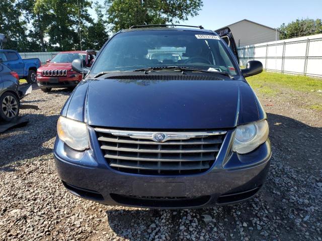 2C4GP44R25R110636 - 2005 CHRYSLER TOWN & COU LX BLUE photo 5